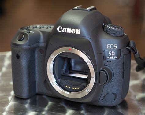 Canon EOS 5D Mark IV Review .